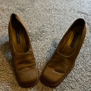 Via Spiga bronze pearl elastic size 10, medium EGOIST shoe. Made in Italy.